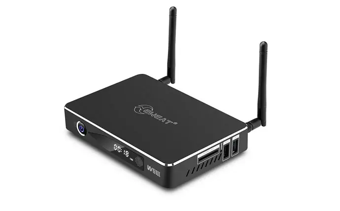 pro4 EWEAT W9III 4K Smart TV Box with digital display and antennas for enhanced streaming, available at eweat.com